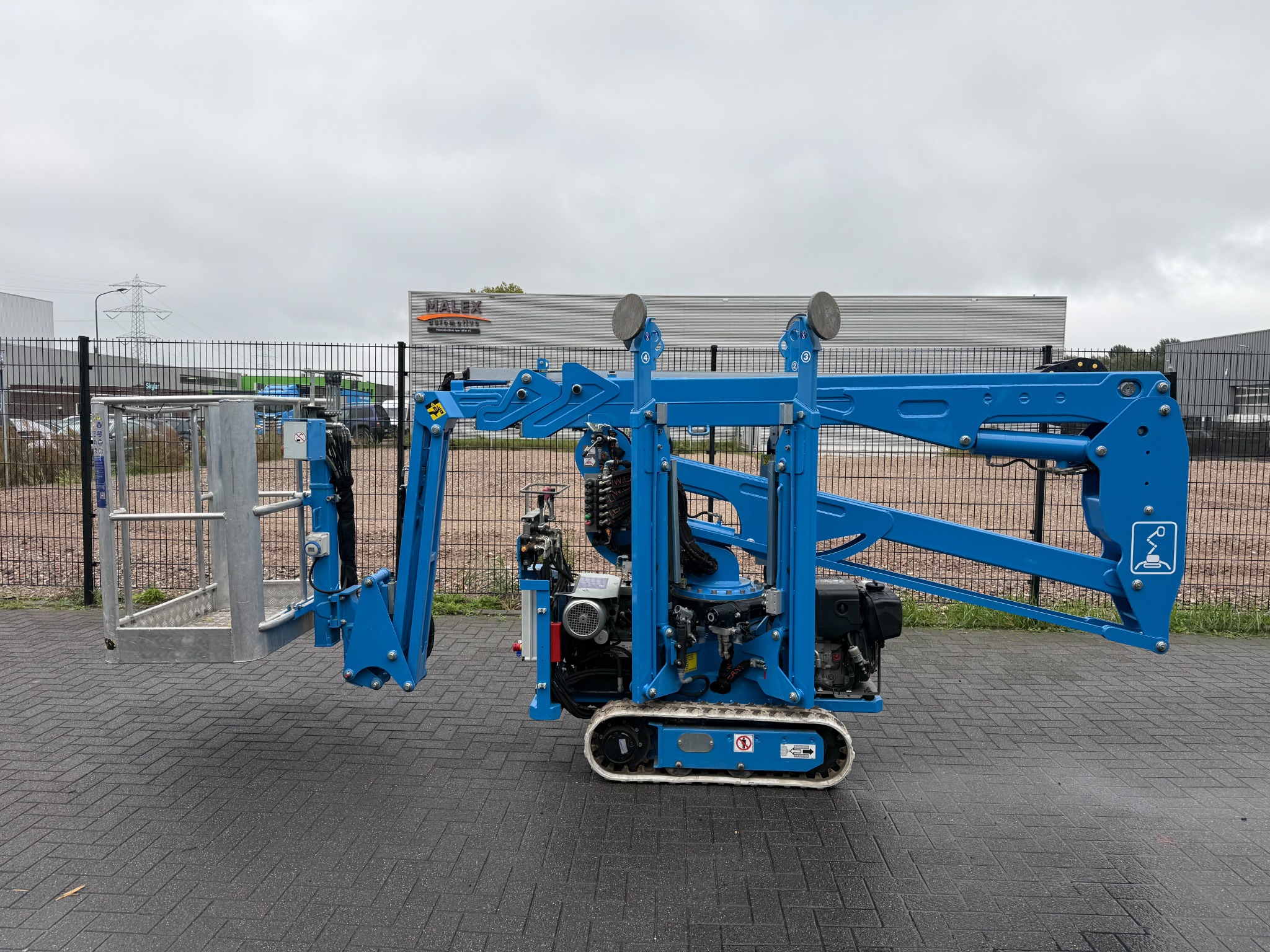 Easy Lift R160 spinhoogwerker op rupsen